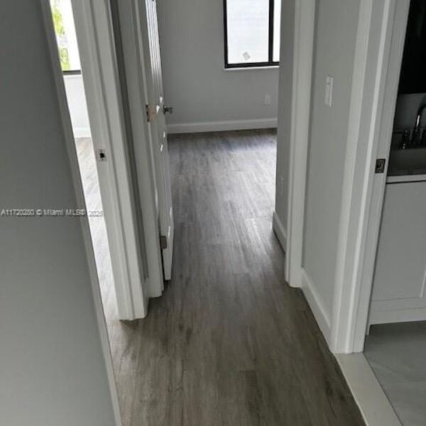Nueva construcción. 3 dormitorios, 2 baños, 1/2 baño. Garaje para 1 coche. 307 NW 28th Ave Fort Lauderdale, FL - Image 15