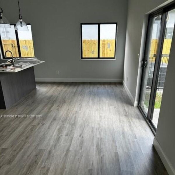 Nueva construcción. 3 dormitorios, 2 baños, 1/2 baño. Garaje para 1 coche. 301 NW 28th Ave Fort Lauderdale, FL - Image 14