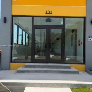 Local Comercial a Estrenar. Planta Baja. 1.200 Pies Cuadrados, Apto Múltiples Rubros, Excelente Ubicación. Hallandale Beach, FL