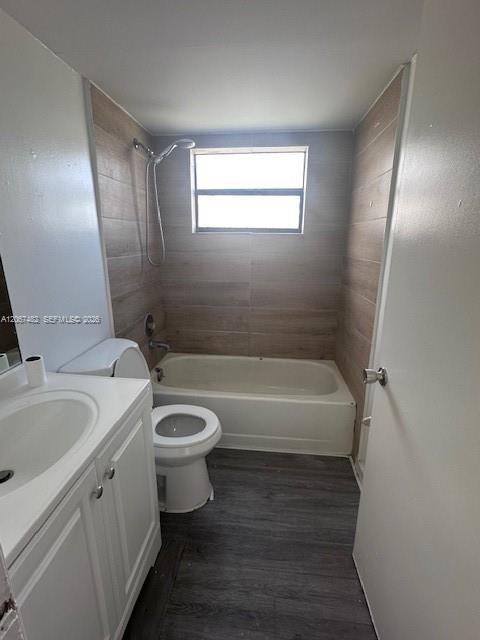 Excelente Departamento 3/2. Planta baja. Recién Pintado, Lavarropas y Secarropas, Piscina Comunitaria. Miami, FL - Image 4