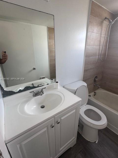 Excelente Departamento 3/2. Planta baja. Recién Pintado, Lavarropas y Secarropas, Piscina Comunitaria. Miami, FL - Image 5